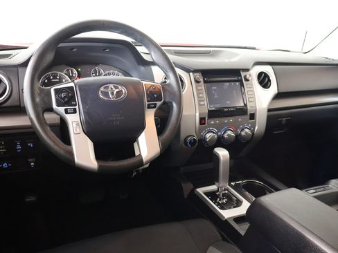 Used 2017 Toyota Tundra SR5 w/ SR5 Upgrade Package AWD/4WD image 2
