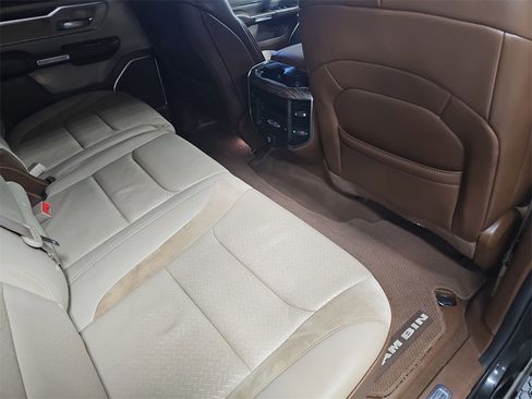 Used 2019 RAM 1500 Laramie image 11