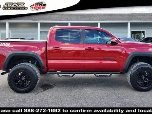 Used 2023 Toyota Tacoma TRD Off-Road AWD/4WD image 8