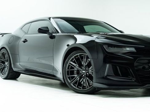 Used 2018 Chevrolet Camaro ZL1 image 3