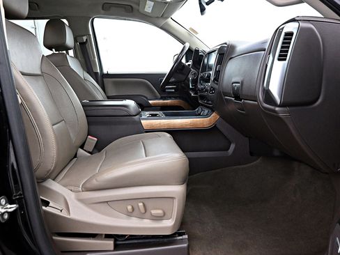 Used 2018 Chevrolet Silverado 1500 LTZ w/ Texas Edition image 21