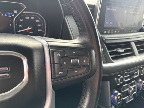 Used 2021 GMC Yukon XL SLT image 19