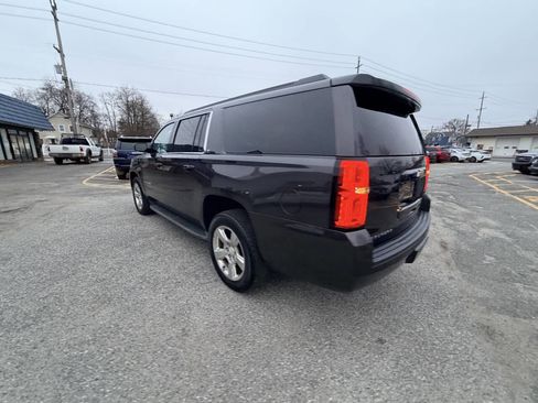 Used 2016 Chevrolet Suburban LT image 24