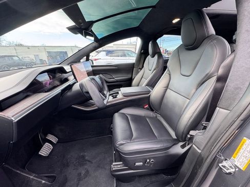 Used 2023 Tesla Model X image 17