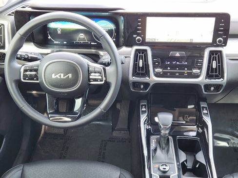 Certified 2023 Kia Sorento SX image 26