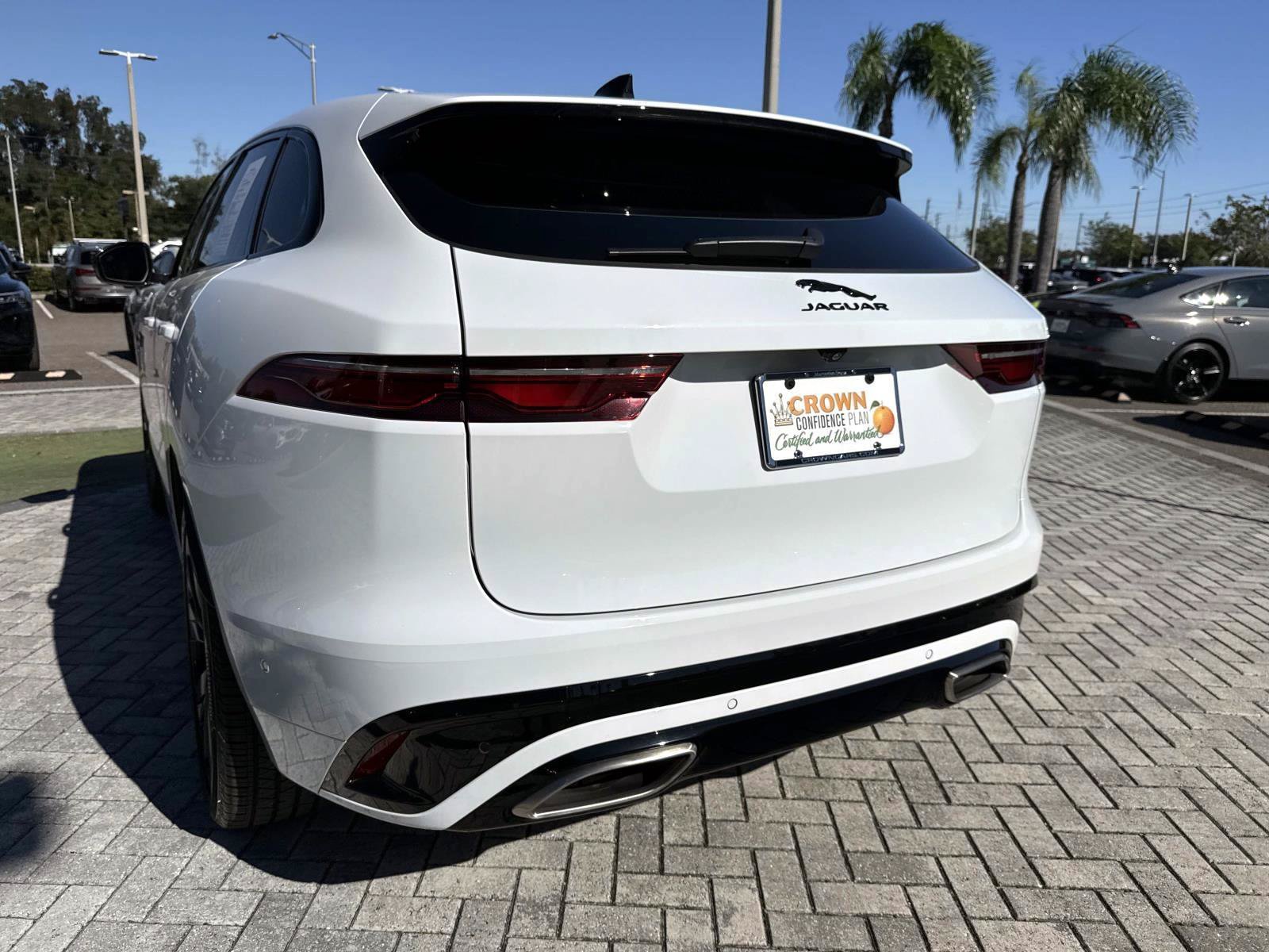 Used 2025 Jaguar F-PACE R-Dynamic S AWD/4WD image 9