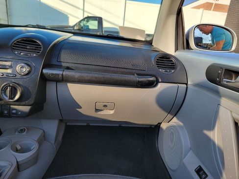 Used 2004 Volkswagen Beetle GLS FWD image 36