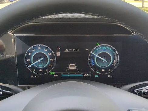 New 2025 Hyundai Elantra SEL image 25