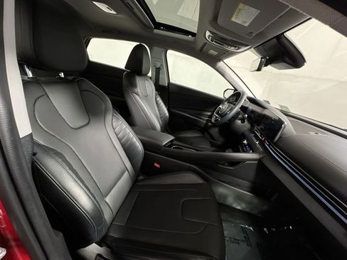 Used 2023 Hyundai Elantra Limited w/ Cargo Package image 27