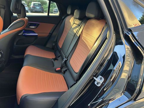 Certified 2025 Mercedes-Benz GLC 300 4MATIC image 41
