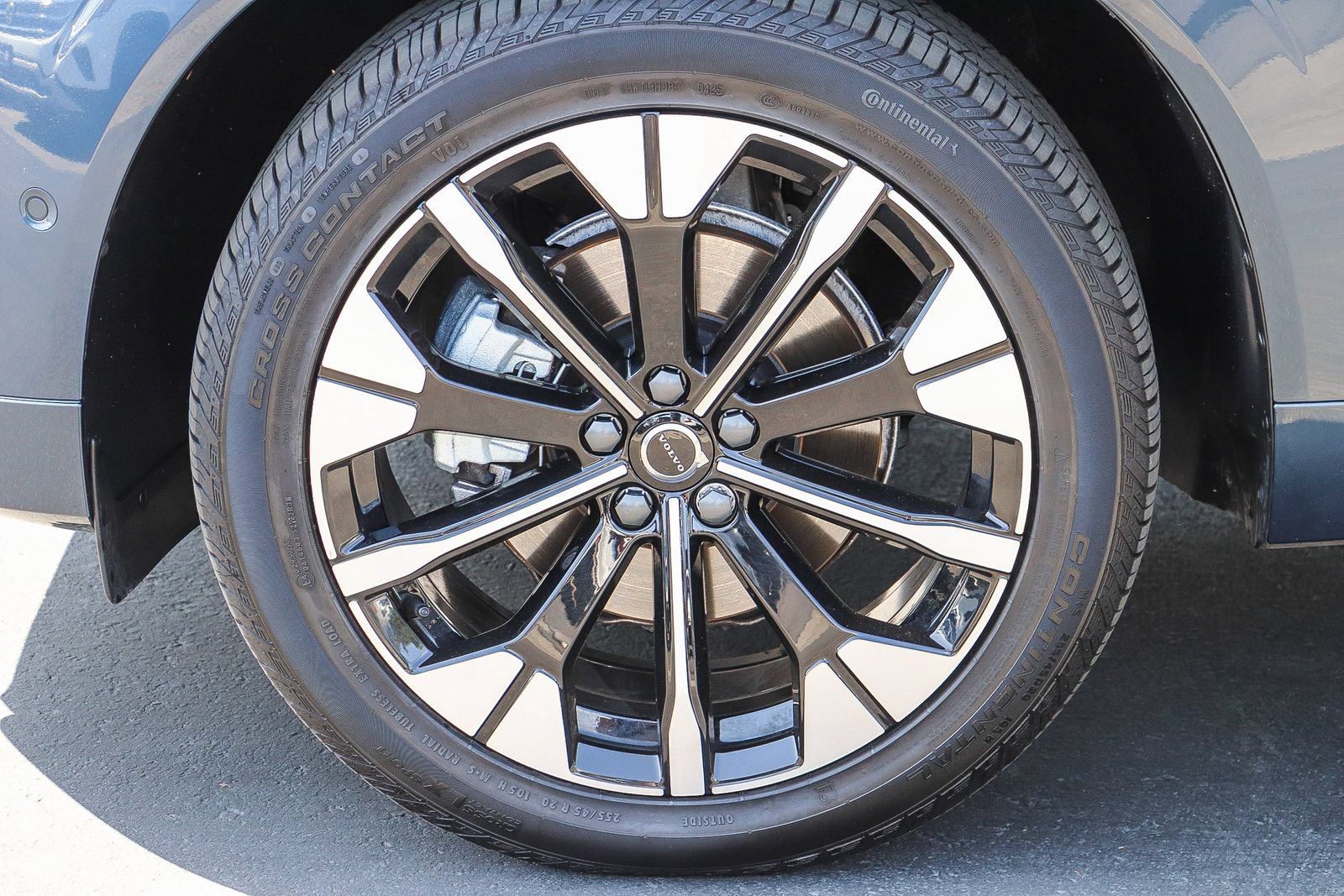 Used 2026 Volvo XC60 B5 Plus w/ Protection Package Premier AWD/4WD image 11