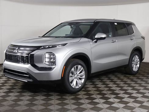 New 2026 Mitsubishi Outlander ES FWD image 7