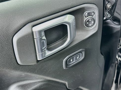 Used 2023 Jeep Wrangler Unlimited Rubicon 4xe w/ Steel Bumper Group AWD/4WD image 15