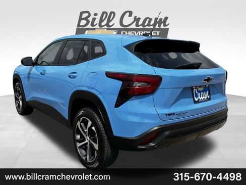 Used 2024 Chevrolet Trax RS FWD image 41