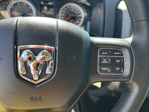 Used 2017 RAM 1500 Express RWD image 26