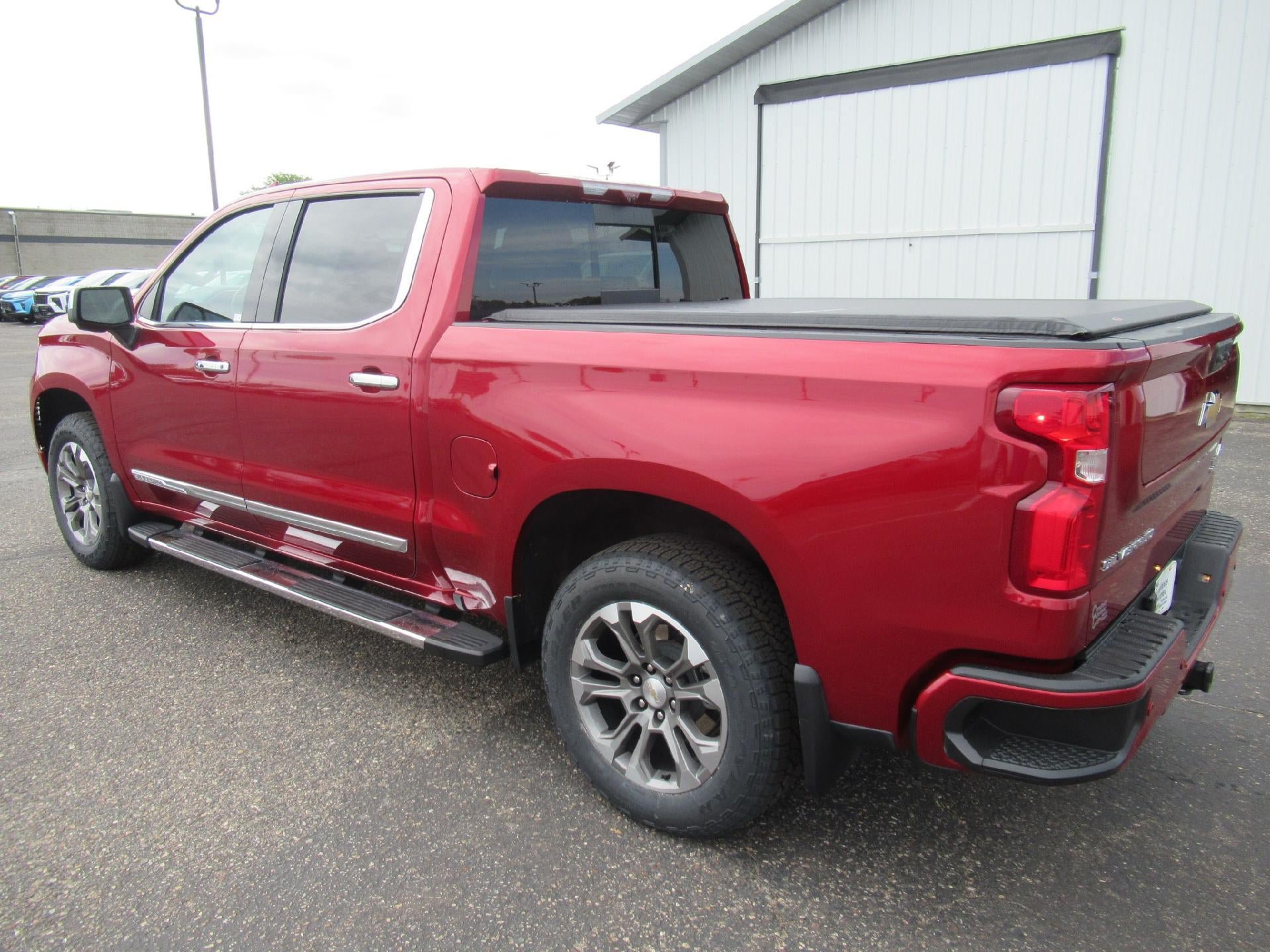Certified 2023 Chevrolet Silverado 1500 High Country w/ Technology Package AWD/4WD image 7