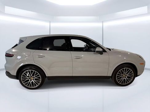 Certified 2023 Porsche Cayenne AWD/4WD image 7