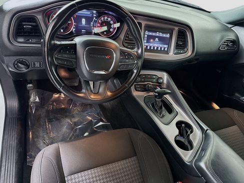 Used 2023 Dodge Challenger SXT image 17