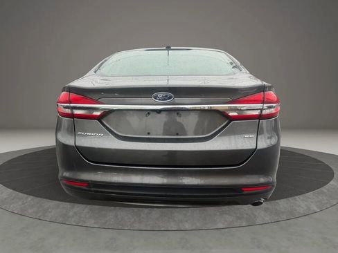 Used 2017 Ford Fusion SE image 6