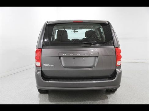 Used 2016 Dodge Grand Caravan American Value Package FWD image 18