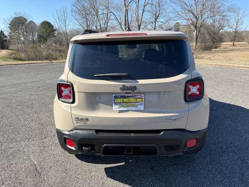 Used 2017 Jeep Renegade Trailhawk image 4
