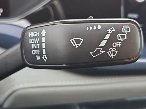 Used 2024 Volkswagen Taos SE image 26