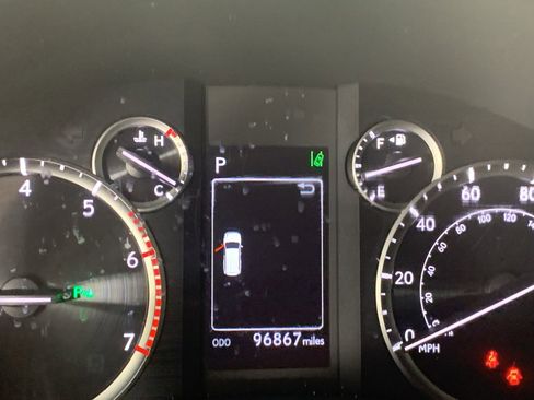 Used 2020 Lexus GX 460 Premium w/ Premium Package image 24