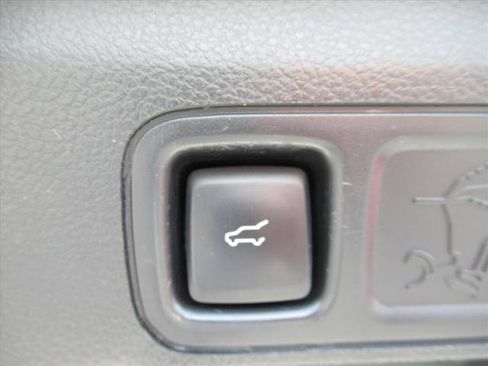 Used 2020 Ford Expedition XLT w/ Equipment Group 202A image 34