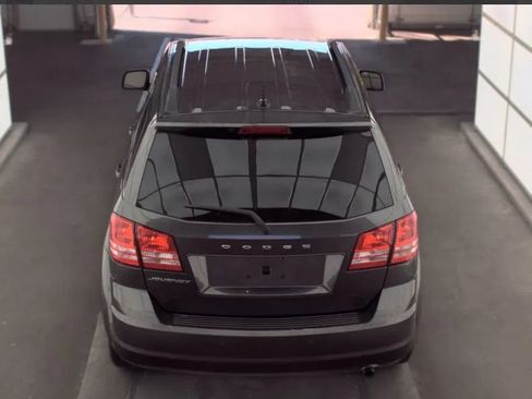 Used 2020 Dodge Journey SE w/ SE Popular Equipment Group FWD image 4