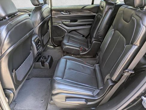 Used 2021 Jeep Grand Cherokee L Limited AWD/4WD image 17