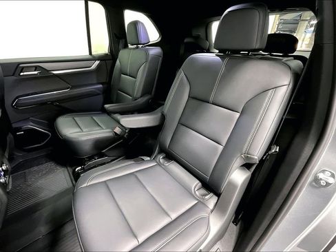 New 2026 GMC Acadia Elevation w/ Black Edition FWD image 17
