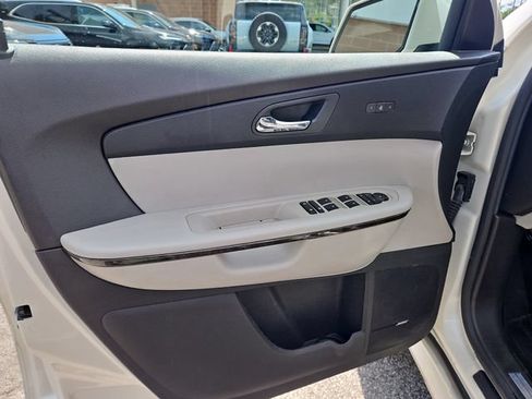 Used 2011 GMC Acadia Denali FWD image 17