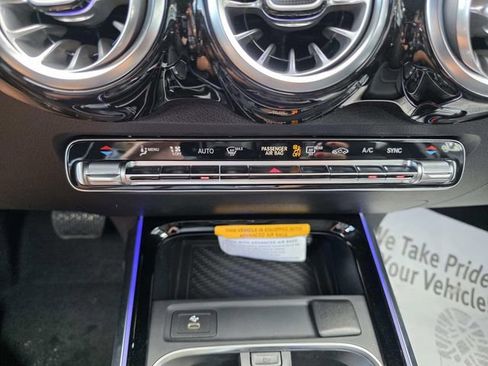 New 2025 Mercedes-Benz GLB 250 4MATIC image 8