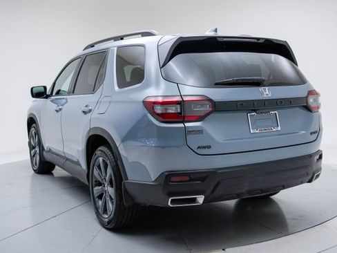 Certified 2025 Honda Pilot Sport image 19