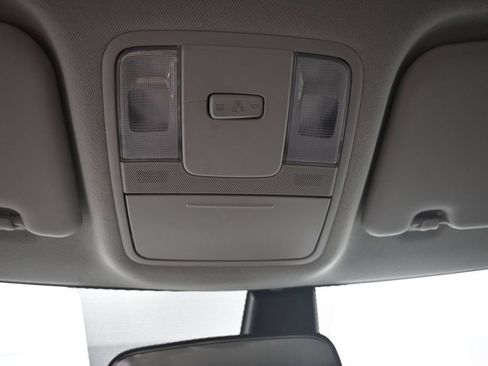 Used 2025 Kia Soul LX w/ LX Technology Package FWD image 15