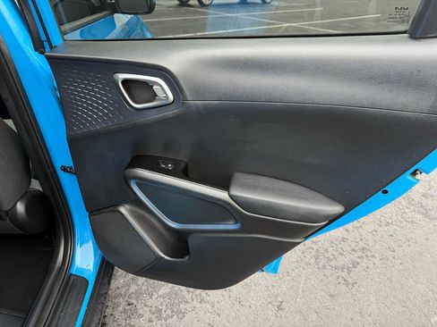 Used 2023 Kia Soul EX image 19