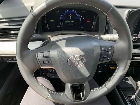 Used 2026 Toyota Camry SE FWD image 19