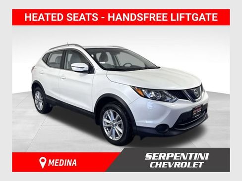 Used 2018 Nissan Rogue Sport SV AWD/4WD image 1