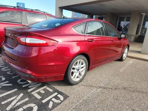 Used 2015 Ford Fusion SE image 6