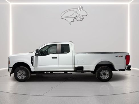 Used 2026 Ford F250 XL w/ XL Chrome Package AWD/4WD image 2