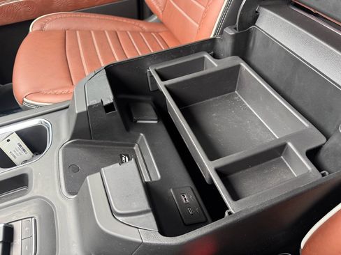 Used 2025 GMC Sierra 3500 Denali Ultimate image 30