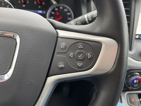 Used 2023 GMC Acadia SLT image 28