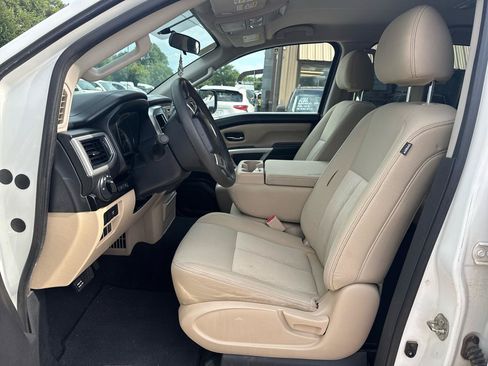 Used 2017 Nissan Titan SV RWD image 12