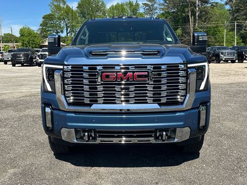 New 2026 GMC Sierra 2500 Denali w/ Denali Reserve Package image 3