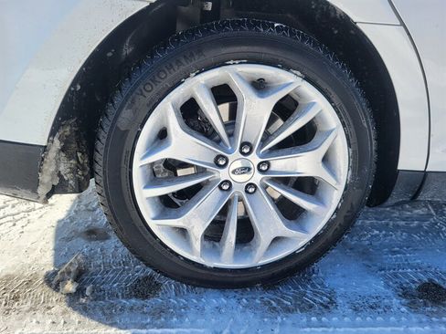 Used 2015 Ford Taurus Limited w/ Equipment Group 301A image 32