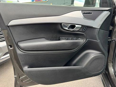 Used 2018 Volvo XC90 T6 Momentum w/ Convenience Package image 14