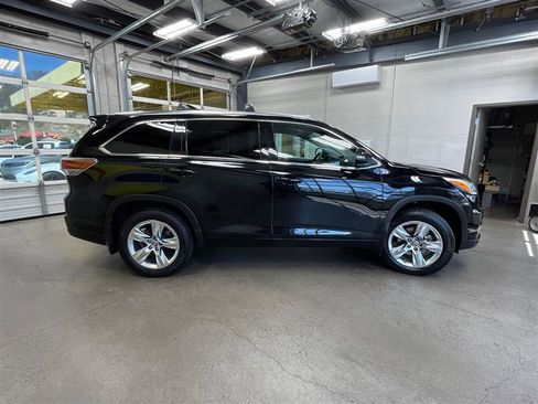Used 2016 Toyota Highlander Limited image 6