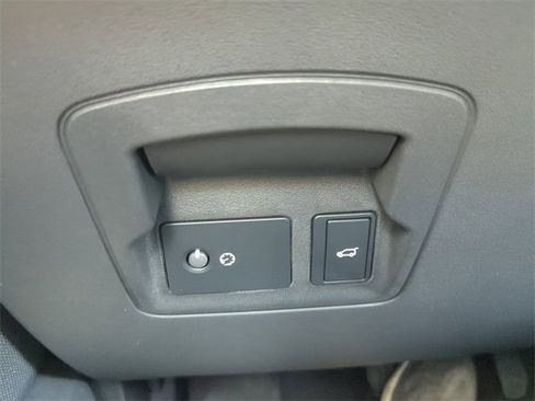 Used 2026 Land Rover Range Rover Velar S image 23