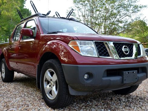 Used 2008 Nissan Frontier LE w/ Leather Pkg image 4