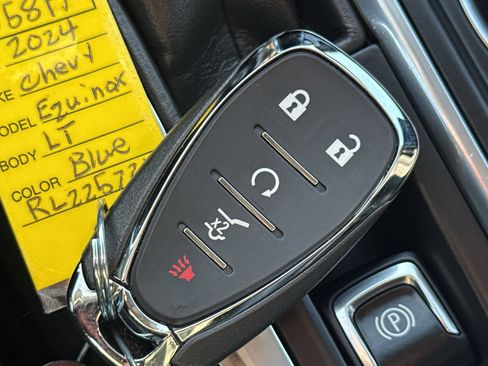 Used 2024 Chevrolet Equinox LT image 36